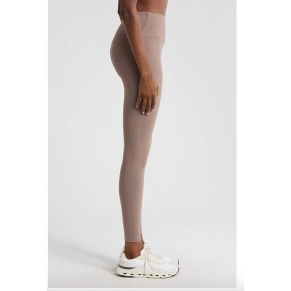 NEW COLOR SPANXsmooth™ OnForm Full-Length Leggings, Smoke Size Medium - Picture 4 of 8